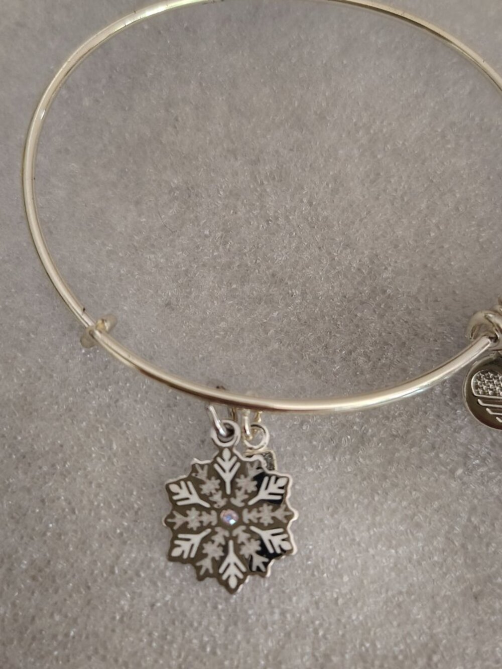 NWOT Alex and Ani Crystal Snowflake Holiday Silver Charm Bracelet 173